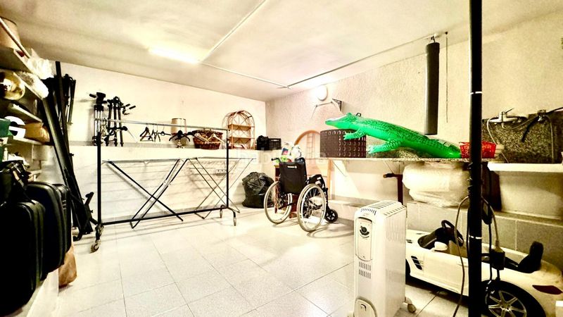 Foto e3cb8c7a-0925-4a42-b439-5ae931a9bbeb. Casa adossada amb calefacció aparcament piscina a Barcelona