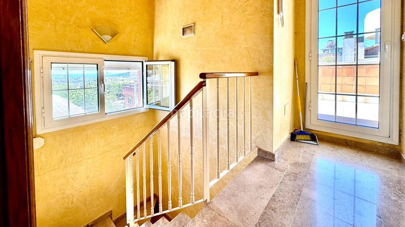 Foto e58e18db-4f05-41d5-85e1-98ab329006dd. Casa adossada amb calefacció aparcament piscina a Barcelona