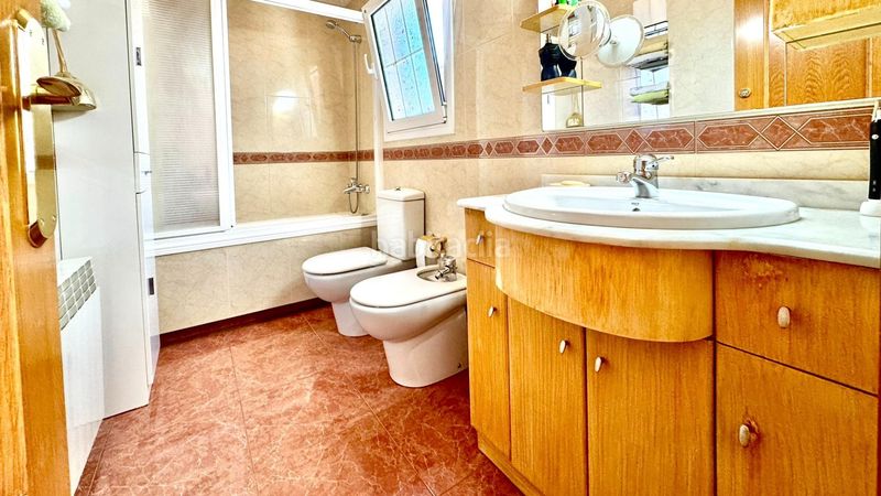 Foto eb123204-5875-4328-985e-21cd9a3414e0. Casa adossada amb calefacció aparcament piscina a Barcelona