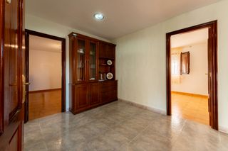 House  Carrer de la torre gironella 140. Casa de una sola planta con dos terrazas y garaje doble en torre