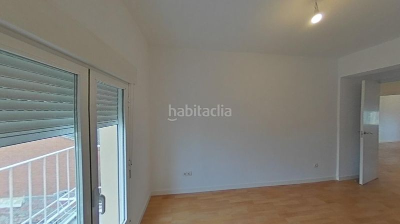 Foto c20f0ca9-99a6-4451-80cf-6c9ad30590d1. Pis a calle san moisés 28 a San Diego Madrid