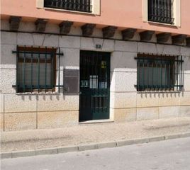 Rent Business premise in Calle calzada 7. Local en esguevillas de esgueva