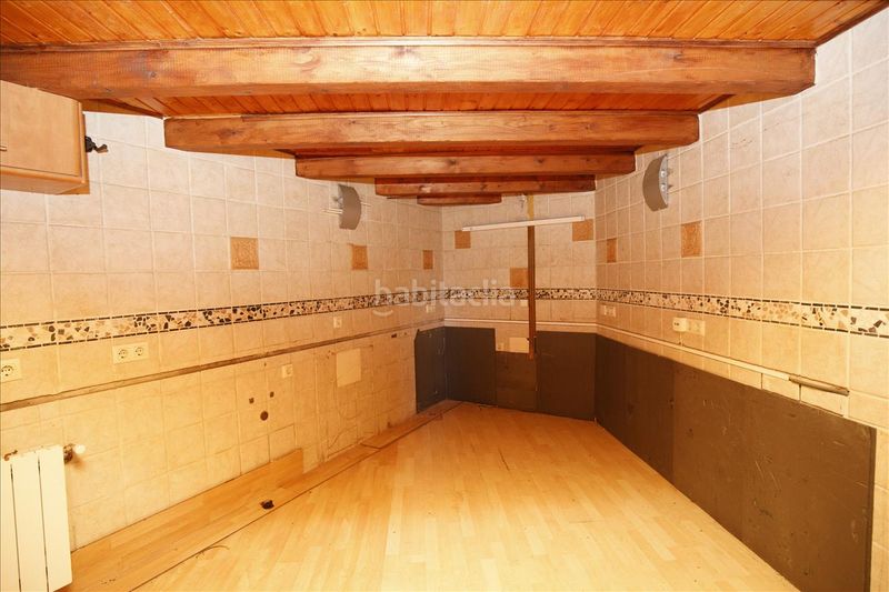 Foto c05451de-b96b-4ada-ba3e-95656295e872. Casa adossada a Pera (La)