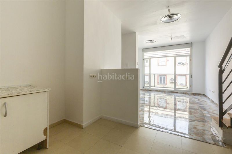 Foto 6b314a70-3f19-40f0-9d2a-f698a781860e. Dúplex a calle de peña de la atalaya 65 a San Diego Madrid