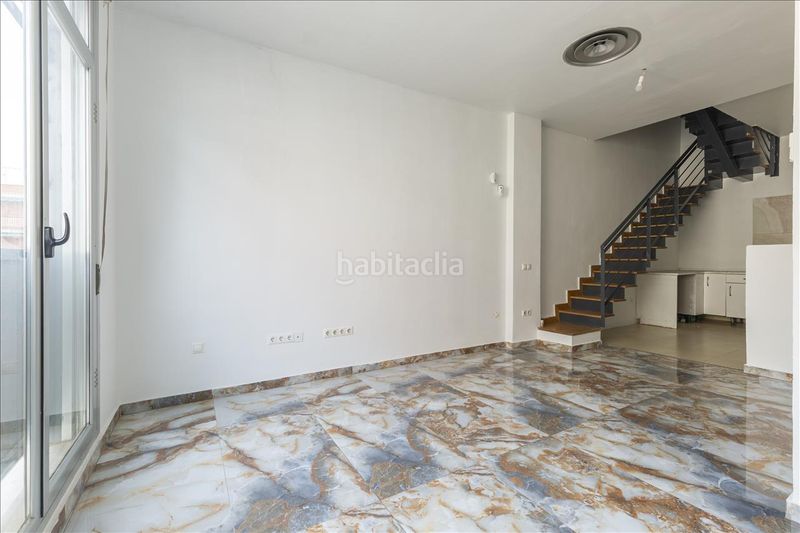 Foto f0631f98-09a7-4533-aefd-5fb311359406. Dúplex a calle de peña de la atalaya 65 a San Diego Madrid