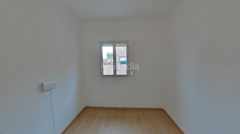 Foto faee6d8b-b9df-48e8-9643-c680dbd9736e. Piso en calle cadete julio llompart 16 en San Isidro Madrid