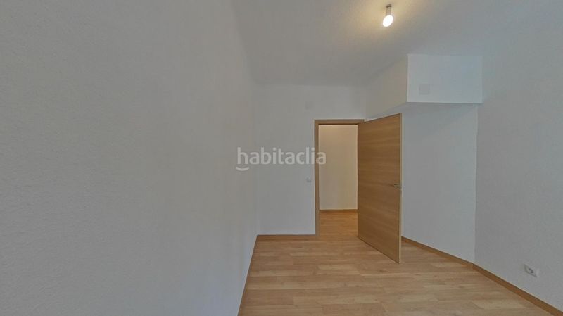 Foto 10d379cb-8860-4529-a06a-3eb569aaa31f. Pis a calle alondra 2 a Vista Alegre Madrid