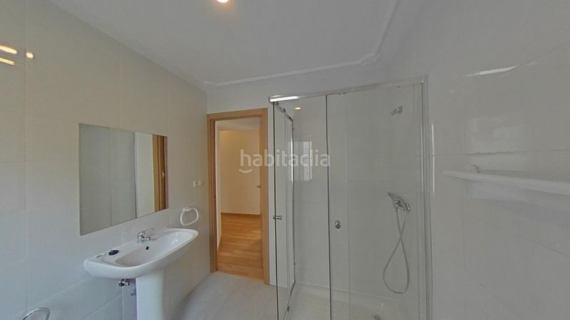 Foto 136dba49-ad15-4822-98ea-68eb7d89b83f. Pis a calle alondra 2 a Vista Alegre Madrid