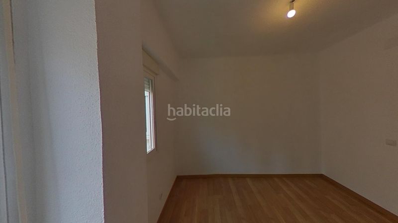 Foto 5861adf1-5517-40a3-a62c-a51ed4643020. Pis a calle alondra 2 a Vista Alegre Madrid