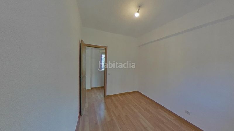 Foto 5f2a5b3c-9c53-49ac-82ad-f7c988aea61b. Pis a calle alondra 2 a Vista Alegre Madrid