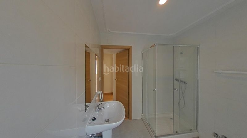 Foto 884c639e-968e-45cc-985e-2b88111f215a. Pis a calle alondra 2 a Vista Alegre Madrid