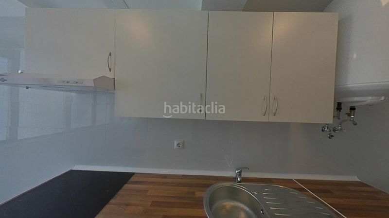 Foto a48cf76c-0d0b-4c24-aead-69a499343a69. Pis a calle alondra 2 a Vista Alegre Madrid