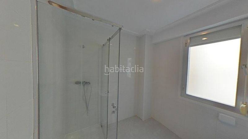 Foto d0325928-e4a2-48c8-8403-590e30d37d6b. Pis a calle alondra 2 a Vista Alegre Madrid