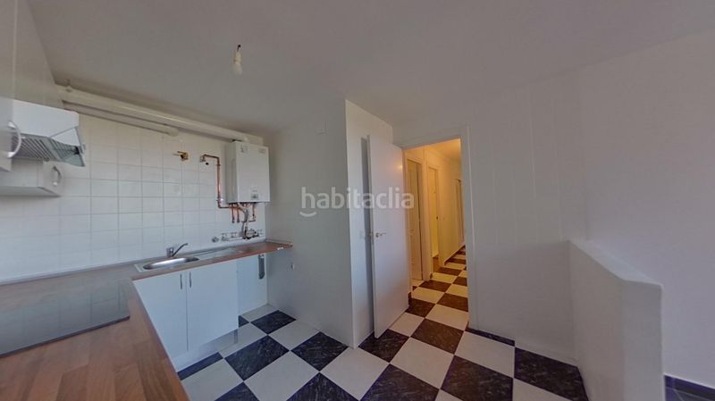 Foto d4d32d18-b541-4fb1-942a-d267350f8ed2. Pis a calle de san claudio 71 a Palomeras Sureste Madrid