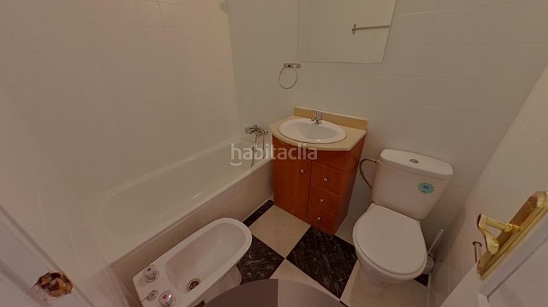 Foto ee2f924b-4812-4af4-9d4d-09d3f5b859f6. Pis a calle de san claudio 71 a Palomeras Sureste Madrid