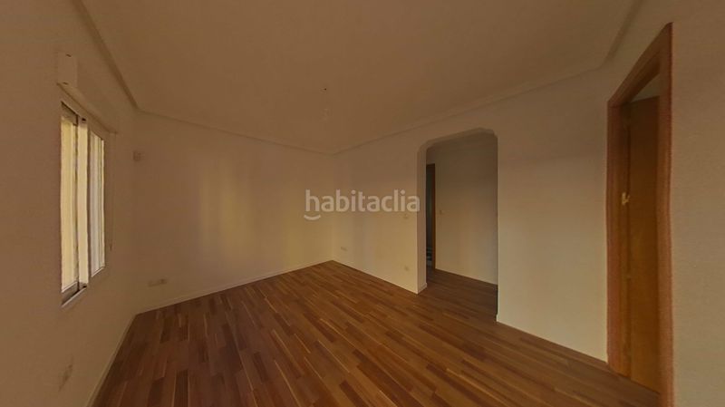 Foto 1fb57924-293e-4dd1-a10c-4bcd1990532c. Pis a calle guacamayo 13 a Vista Alegre Madrid