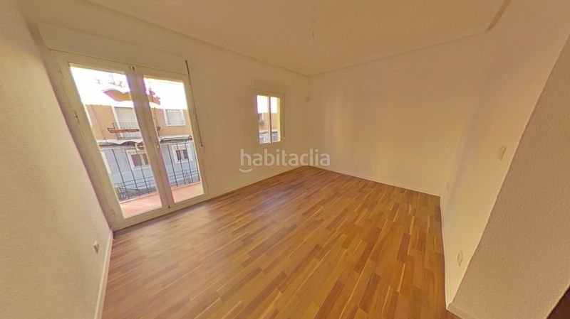 Foto 2541d23d-cb58-4c5d-95a4-13f2f50f5a66. Pis a calle guacamayo 13 a Vista Alegre Madrid