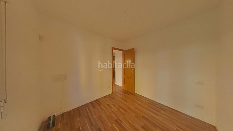 Foto 426a60e2-1b3a-4ce4-9ade-3c7963e78bb7. Pis a calle guacamayo 13 a Vista Alegre Madrid