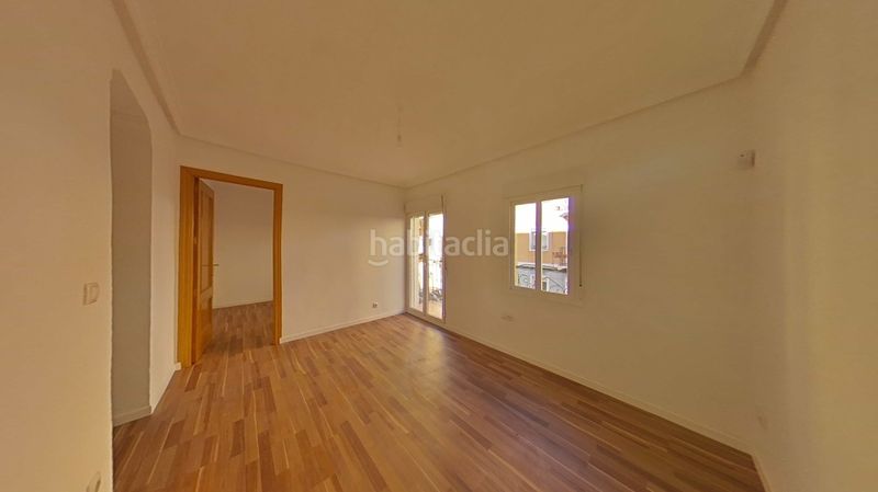 Foto 59e04980-faf3-4866-8ec0-b095d8c602d3. Pis a calle guacamayo 13 a Vista Alegre Madrid