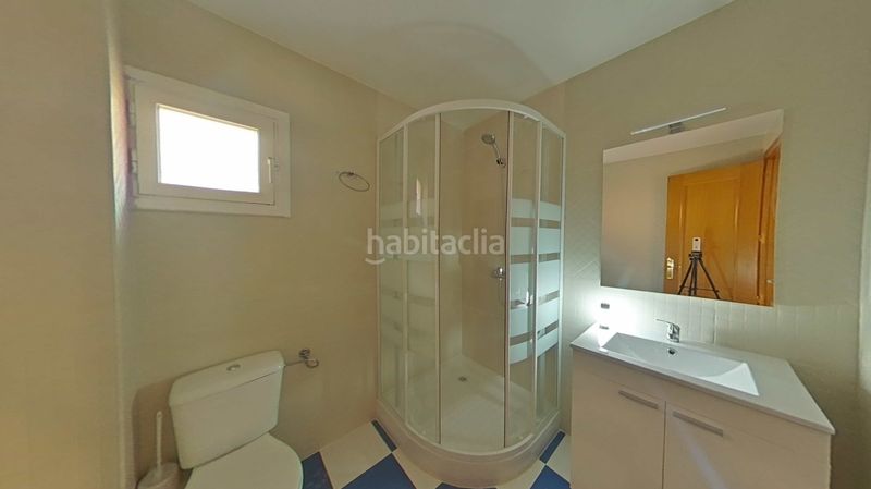 Foto 8007075a-9b82-4136-87ec-dee867b14760. Pis a calle guacamayo 13 a Vista Alegre Madrid