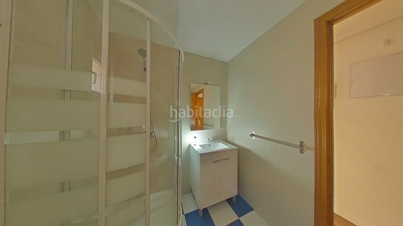 Foto 82323a5b-3938-4137-b99d-4c49616f954b. Pis a calle guacamayo 13 a Vista Alegre Madrid