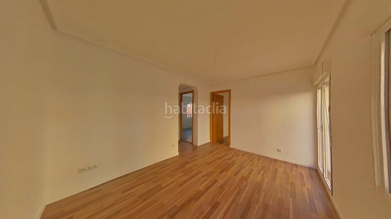 Foto 8dcf09c1-17d4-4959-93a4-29d7b66c3d6d. Pis a calle guacamayo 13 a Vista Alegre Madrid