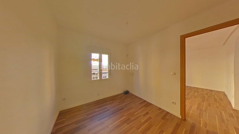 Foto 9e9dafed-136d-4ac9-a6bc-b63ad1438588. Pis a calle guacamayo 13 a Vista Alegre Madrid