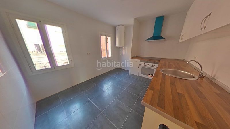 Foto a4a3554b-e598-4a46-aa72-6d7d5427135b. Pis a calle guacamayo 13 a Vista Alegre Madrid