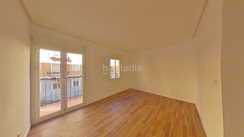 Foto fd26021c-0e6b-414a-be6e-3dbcbf25612b. Pis a calle guacamayo 13 a Vista Alegre Madrid