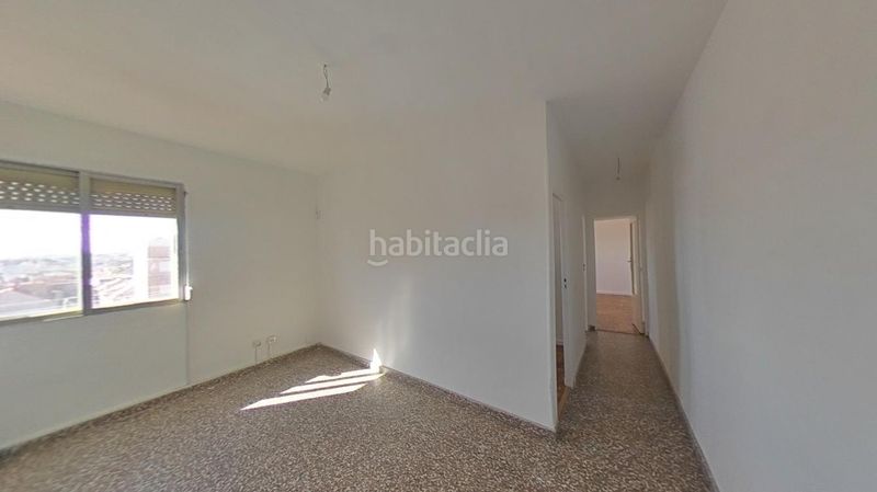 Foto f7dd94fd-a781-4934-ad67-7395b74de6dd. Pis a calle de lópez grass 29 a Numancia Madrid