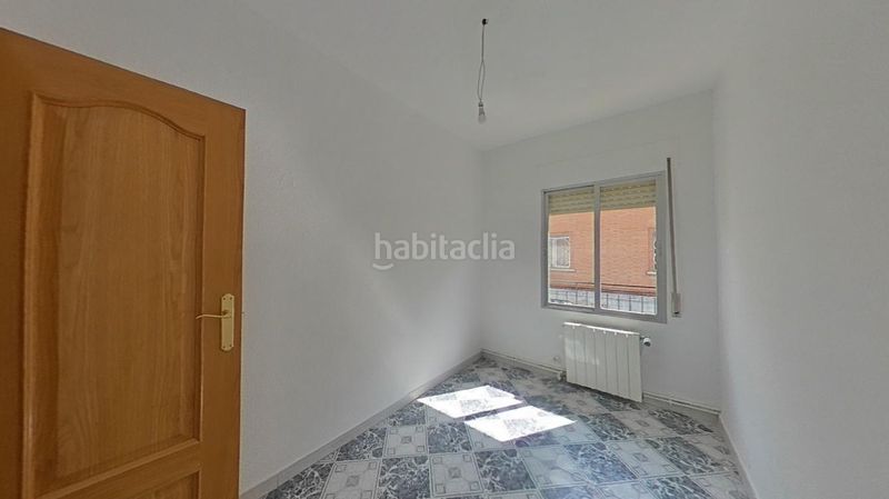 Foto 482e547d-96d1-4b61-af34-8de902815323. Pis a calle de eulalia gil 8 a Vista Alegre Madrid