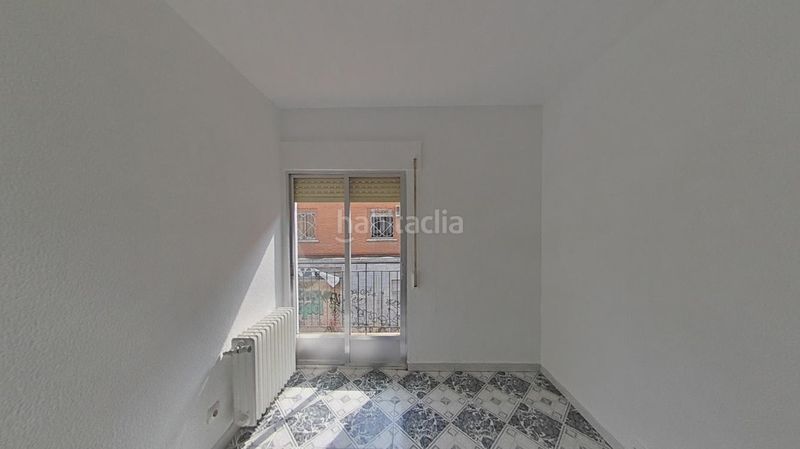 Foto 7b61ed70-63d9-46e5-9fe1-0a1b2ff724c5. Pis a calle de eulalia gil 8 a Vista Alegre Madrid