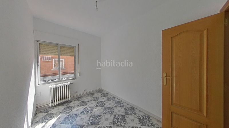 Foto cc7e4b3b-a42f-4eaf-964b-d5ad560a0aec. Pis a calle de eulalia gil 8 a Vista Alegre Madrid