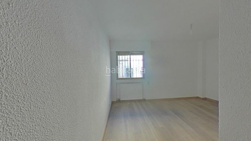 Foto 6d720846-f801-4ccd-a8f0-ae695963d914. Pis a calle pedro jiménez 19 a Villaverde Alto Madrid