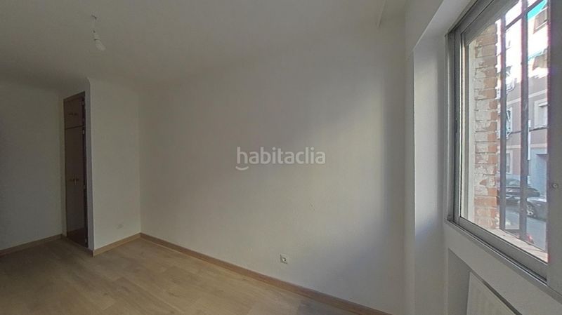 Foto 7b6ec1a2-5dc8-43d1-a2f9-634d515219f6. Pis a calle pedro jiménez 19 a Villaverde Alto Madrid