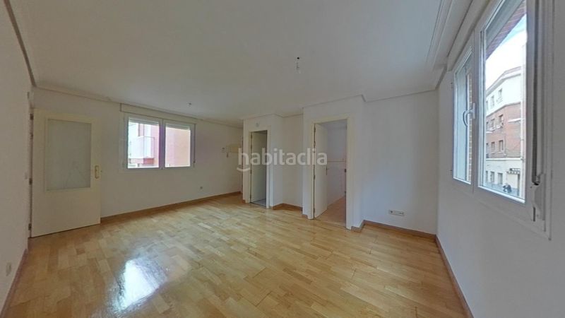 Foto e26e8e34-4252-4f51-b8bf-5fdb677a4095. Pis a calle de urgel 17 a San Isidro Madrid