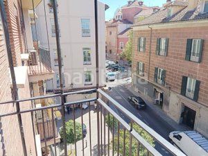 Foto d14be51f-e2cc-4cfd-9274-943b8235e504. Lloguer pis a calle de segovia 10 a Palacio Madrid
