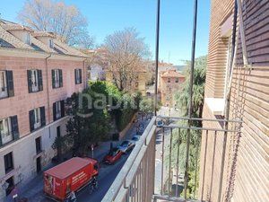 Foto e80663ec-ecbf-4253-948a-297a2b8ec303. Lloguer pis a calle de segovia 10 a Palacio Madrid