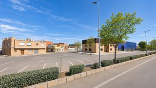 Building  Carrer del poligon. Edificio residencial en venta en calle del poligon