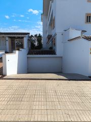 Rent Car parking in Carrer del palangre 4