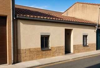 Casa adossada  Calle primero de mayo 30. Chalet adosado en venta en primero mayo