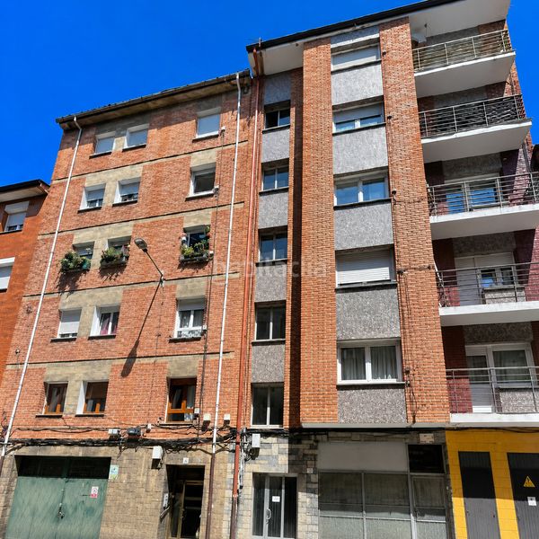 Foto e3c3dec6-4f33-40b5-8338-dec213233772. Pis a calle joaquín solís 20 a Ceares Gijón