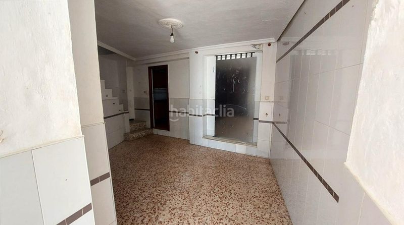 Foto 3730b956-c3ed-4d16-9d7a-8696cb46469f. Casa adossada a calle pavones 32 a Baena