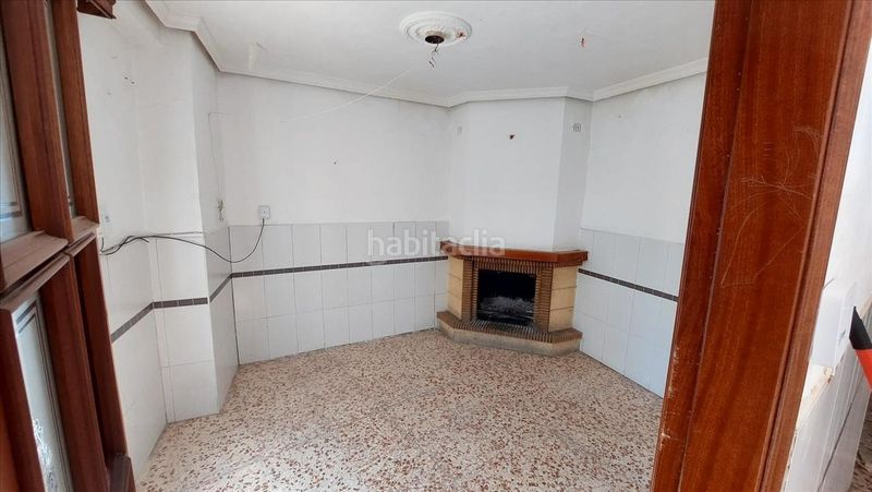 Foto 4606209a-c23d-4f32-bcc9-f151a591cb8c. Casa adossada a calle pavones 32 a Baena
