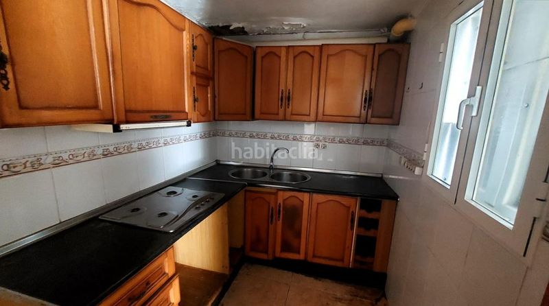 Foto 6a7189f2-ba18-463e-a790-cead68e5c953. Casa adossada a calle pavones 32 a Baena