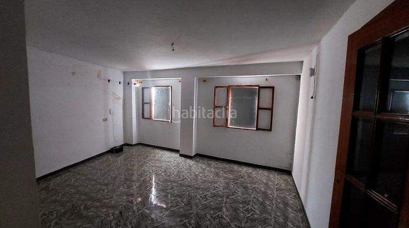 Foto 70cb7b90-f4a8-460a-af29-0e90be9adff5. Casa adossada a calle pavones 32 a Baena
