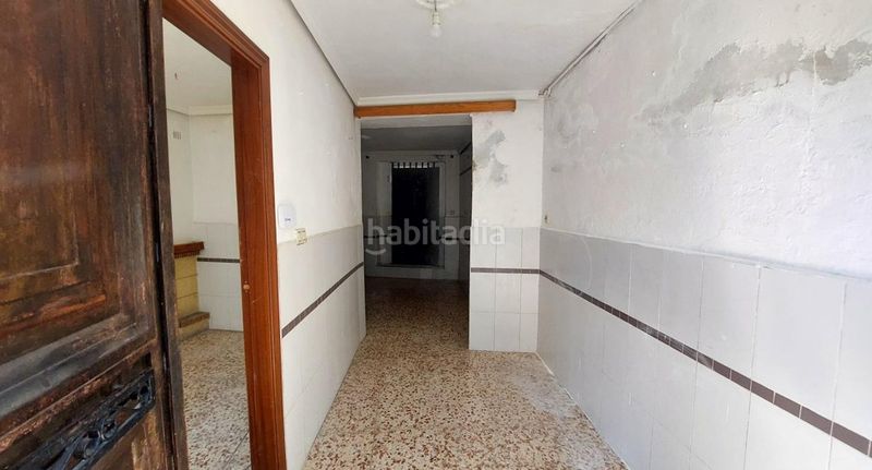 Foto f2d355d4-775f-4c79-802c-ab560c275417. Casa adossada a calle pavones 32 a Baena