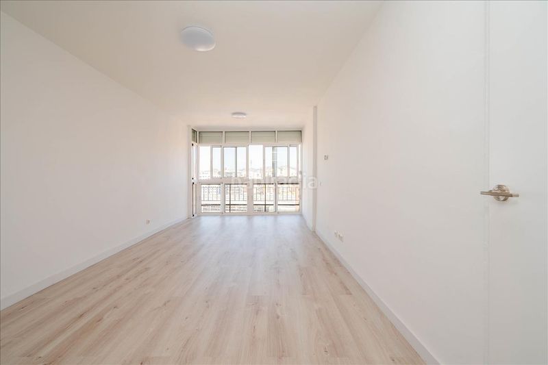 Foto 3bcef1fd-c75b-44d6-b59c-ac90c1391131. Appartamento in calle héroe de sostoa 25 in Parque Ayala - Jardín de la Abadía - Huelín Málaga