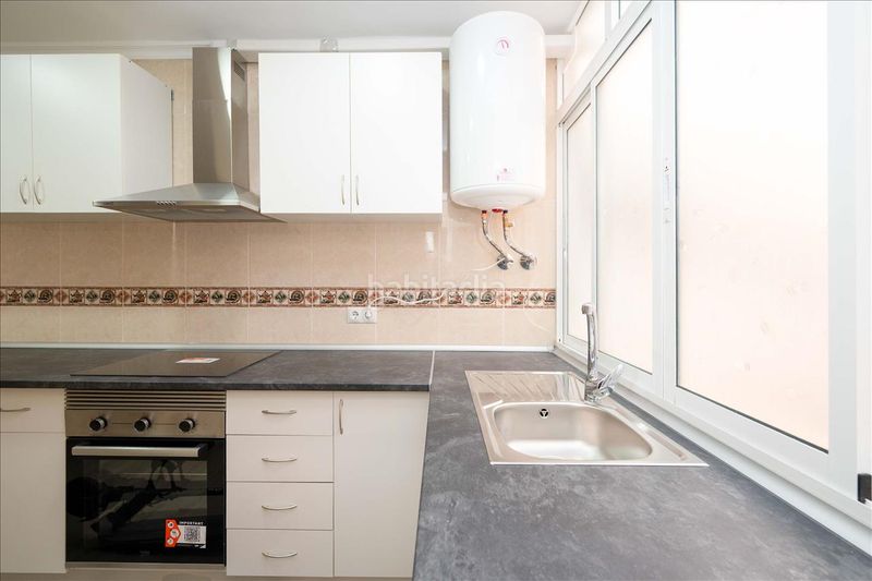 Foto 4694bba1-456a-446b-8988-933032adbb07. Appartamento in calle héroe de sostoa 25 in Parque Ayala - Jardín de la Abadía - Huelín Málaga