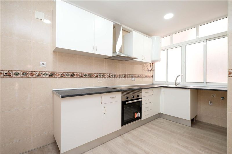 Foto 7d3b8a2a-f6aa-4598-bcd3-1058c60071f5. Appartamento in calle héroe de sostoa 25 in Parque Ayala - Jardín de la Abadía - Huelín Málaga